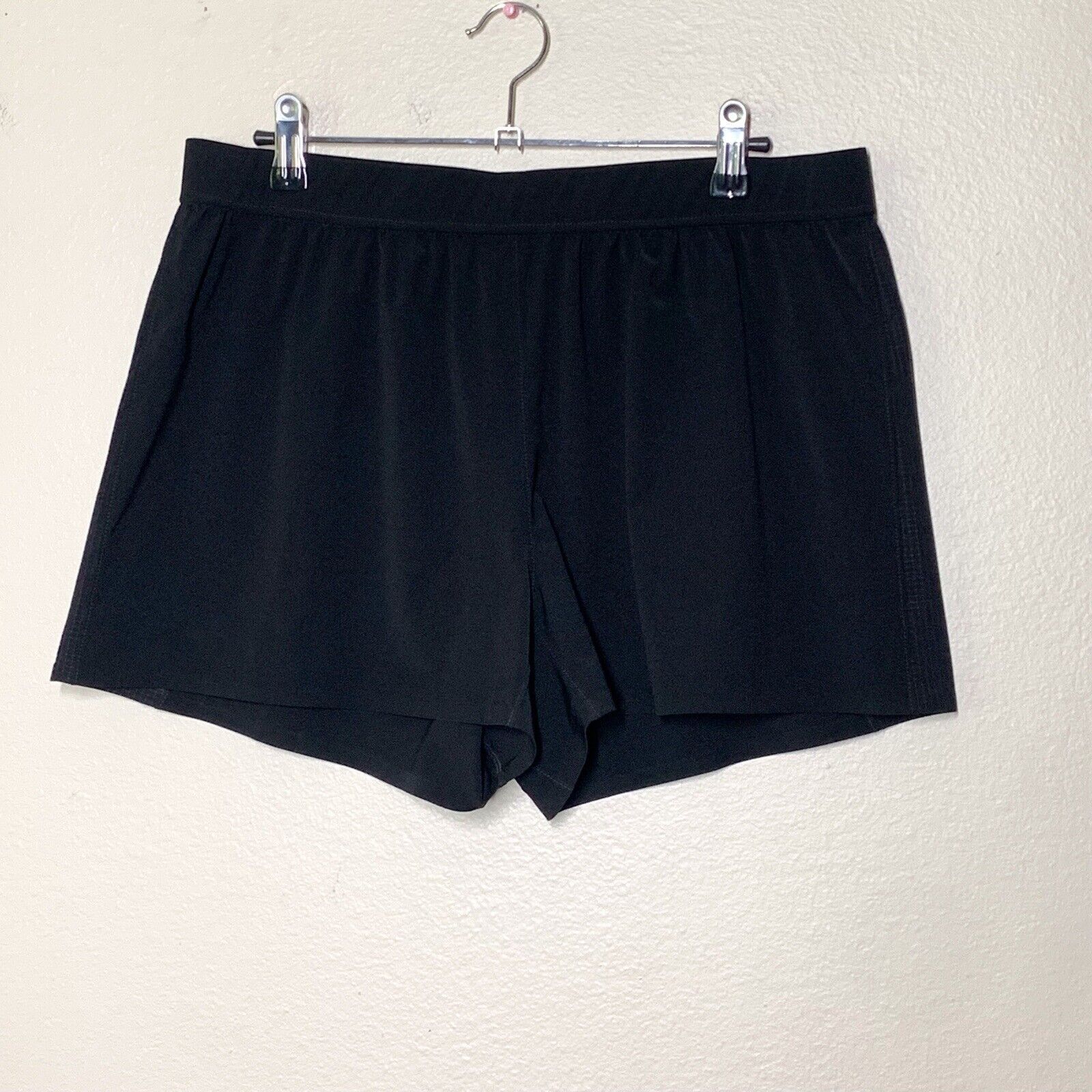 Wone Black Run Shorts Women's L Mid-Rise Mesh Side Panels Elastic Waist